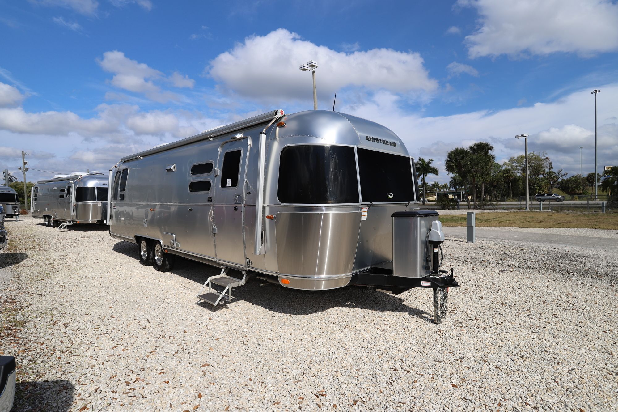 Used 2018 Airstream International 30 SERENITY Travel Trailer  For Sale