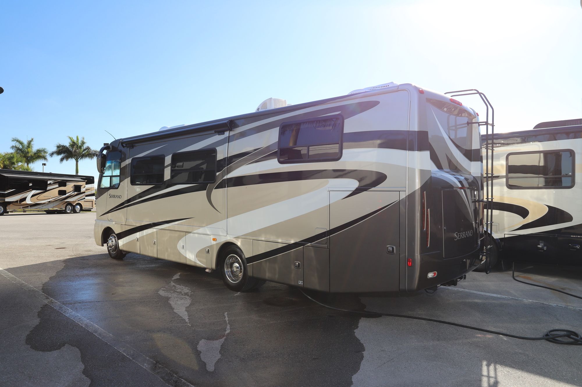 Used 2010 Thor Serrano 31Z Class A  For Sale