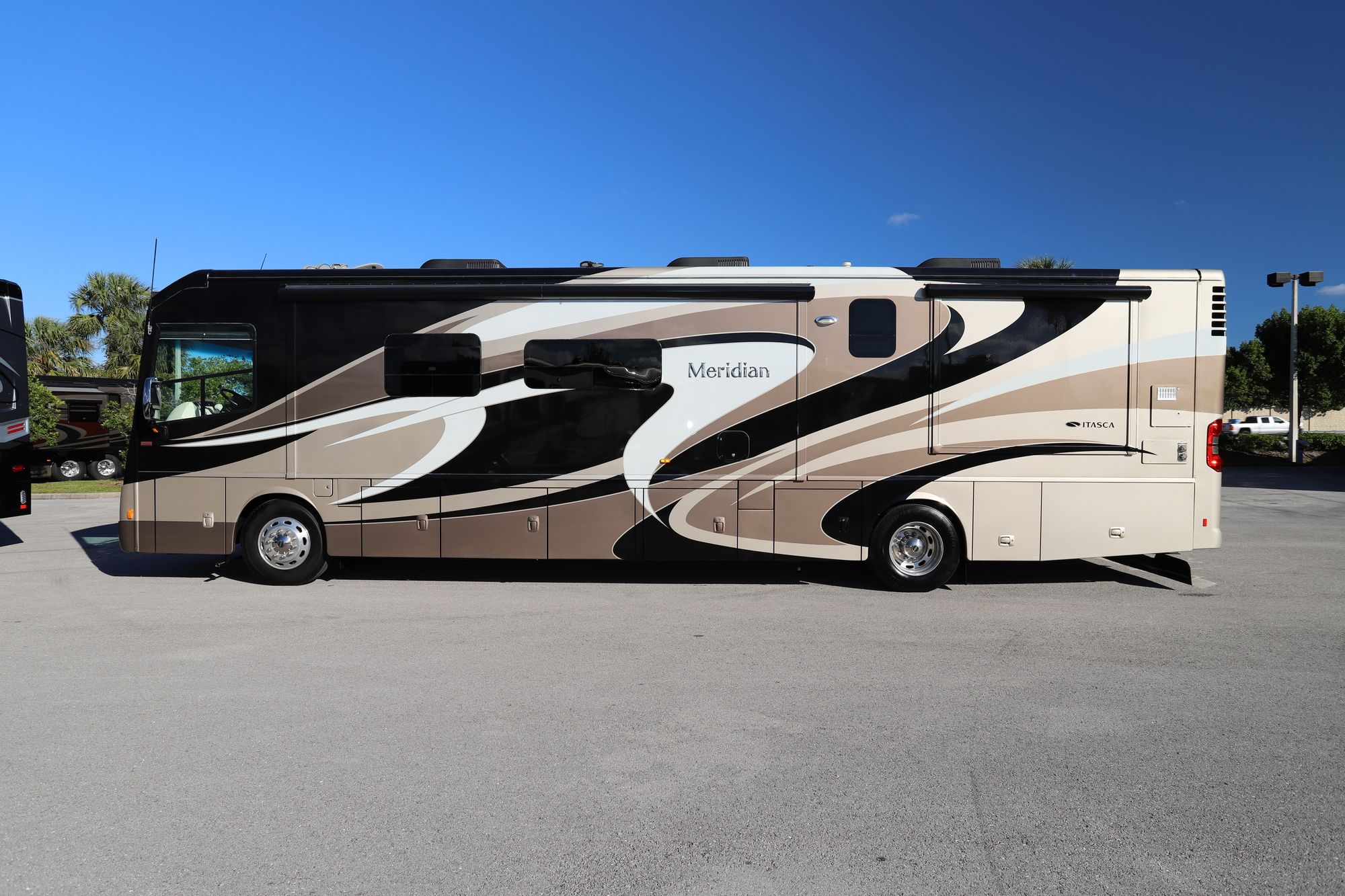 Used 2014 Itasca Meridian 40U Class A  For Sale