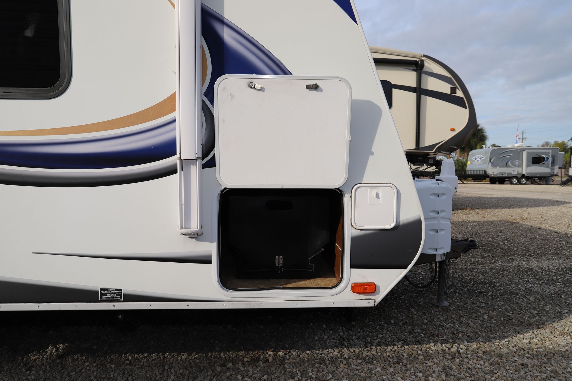 Used 2015 Lance Lance M-1995 Travel Trailer  For Sale