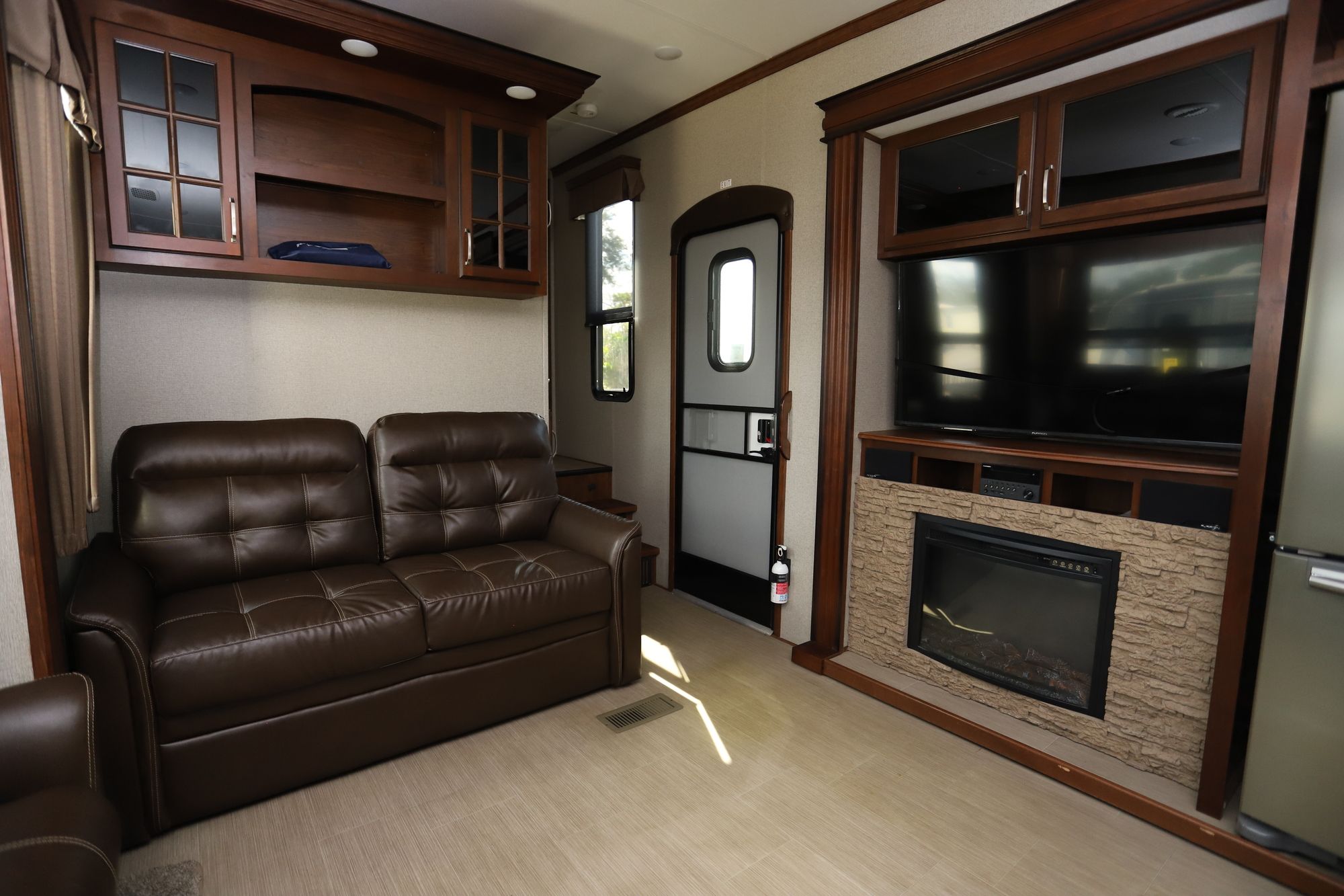 Used 2017 Keystone Alpine 3301GR Fifth Wheel  For Sale