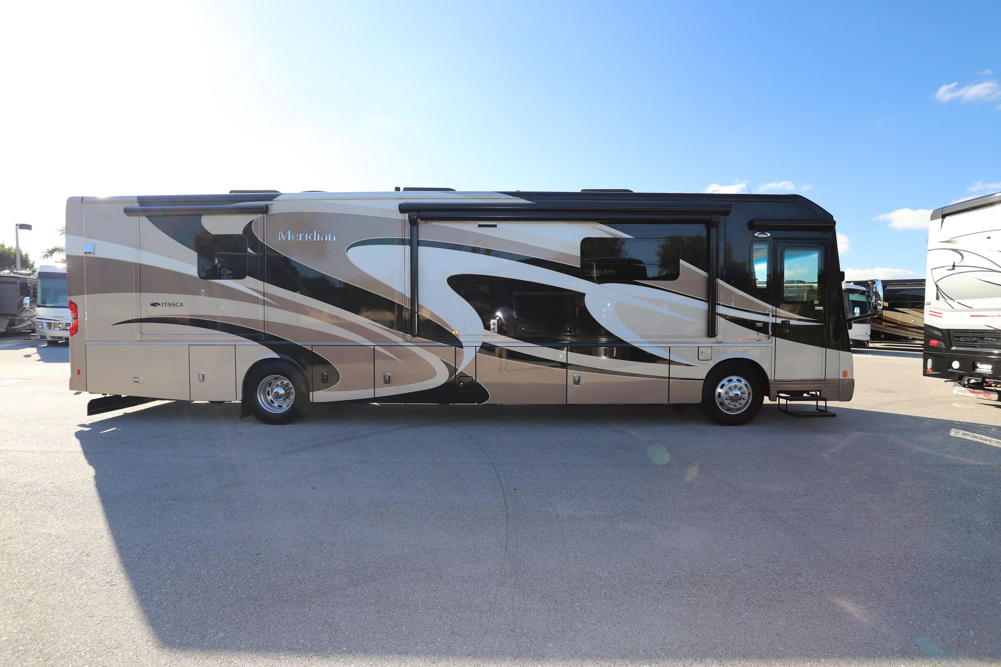 Used 2014 Itasca Meridian 40U Class A  For Sale