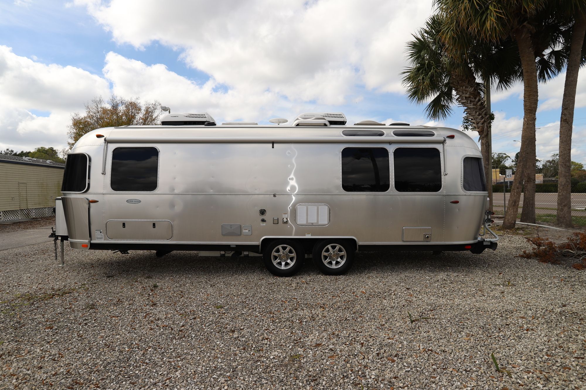 Used 2017 Airstream Flying Cloud 27FB TWIN Travel Trailer  For Sale