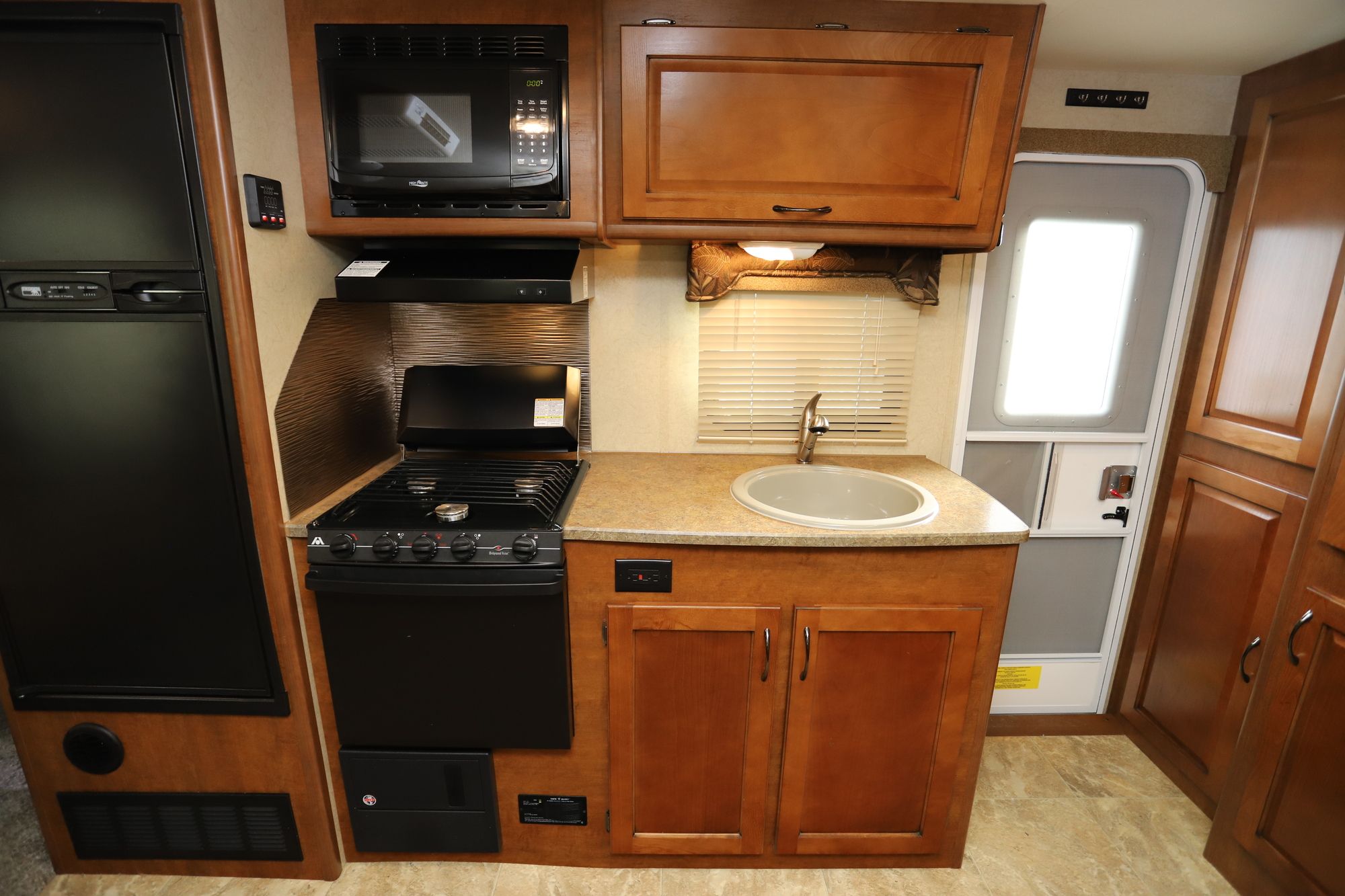 Used 2015 Lance Lance M-1995 Travel Trailer  For Sale