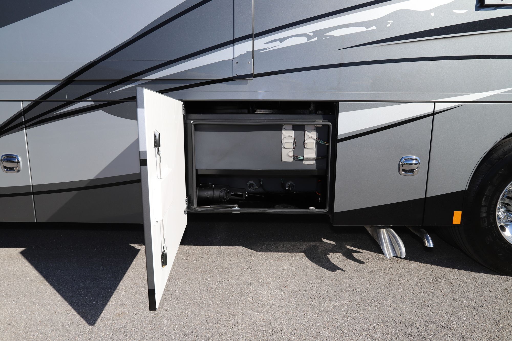 New 2022 Renegade Rv Explorer 40ERB Super C  For Sale