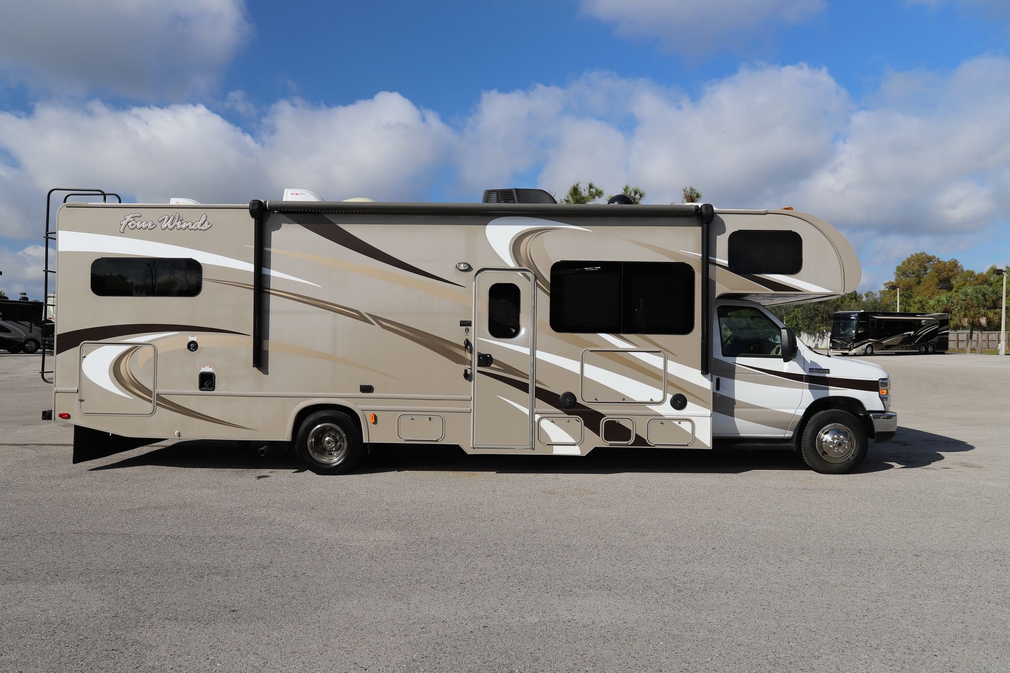 Used 2016 Thor Four Winds 31W Class C  For Sale