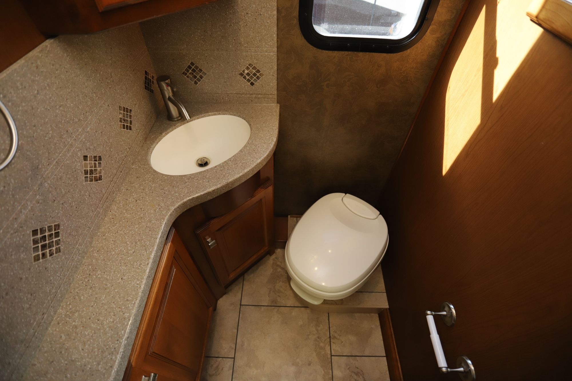 Used 2014 Tiffin Motor Homes Breeze 32BR Class A  For Sale