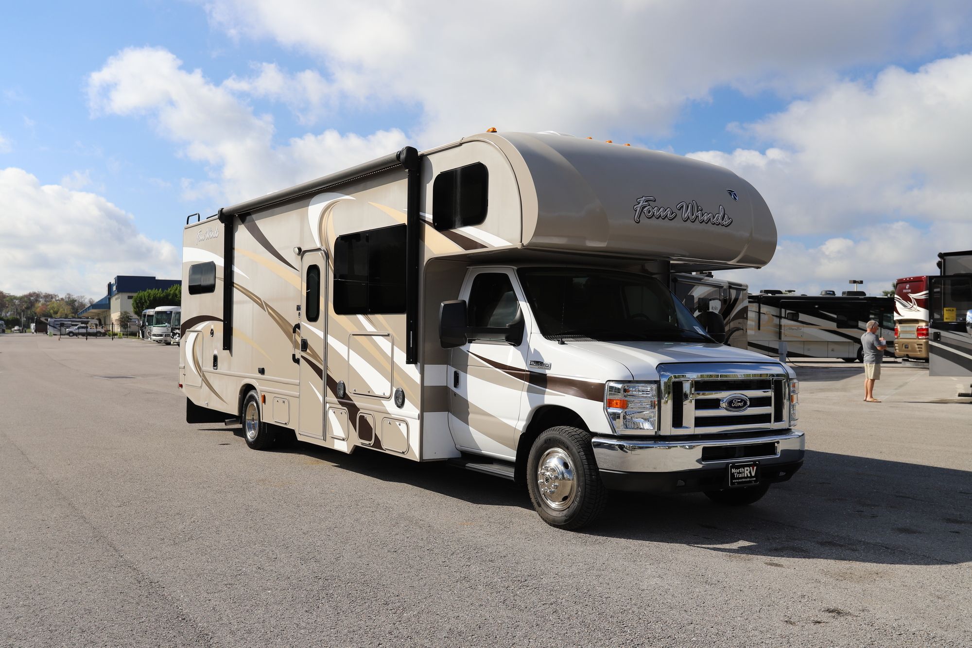 Used 2016 Thor Four Winds 31W Class C  For Sale