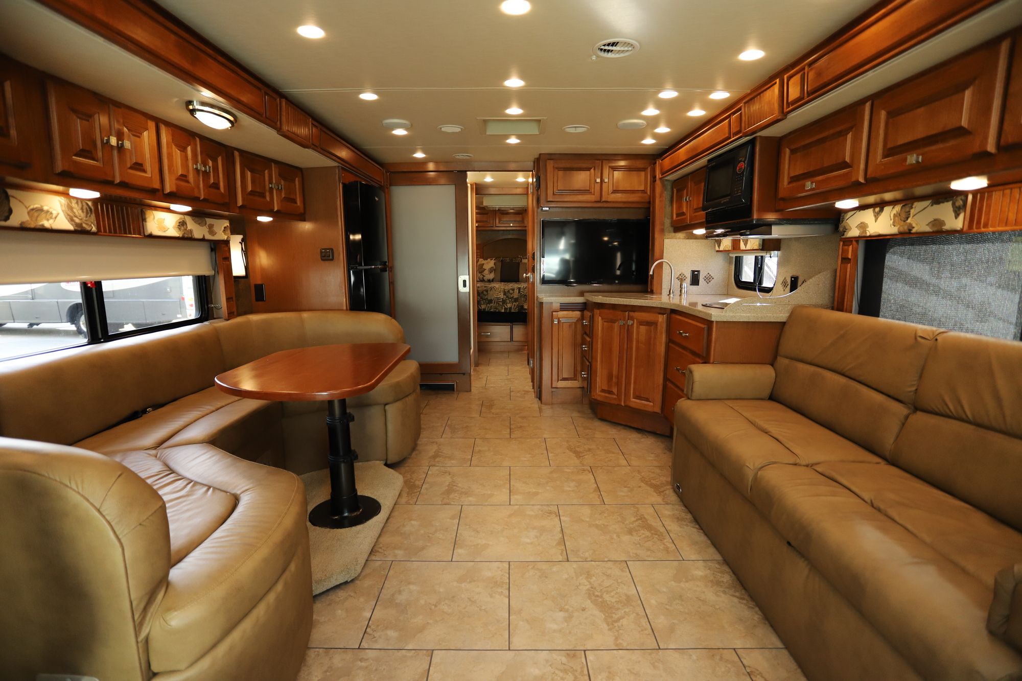 Used 2014 Tiffin Motor Homes Breeze 32BR Class A  For Sale