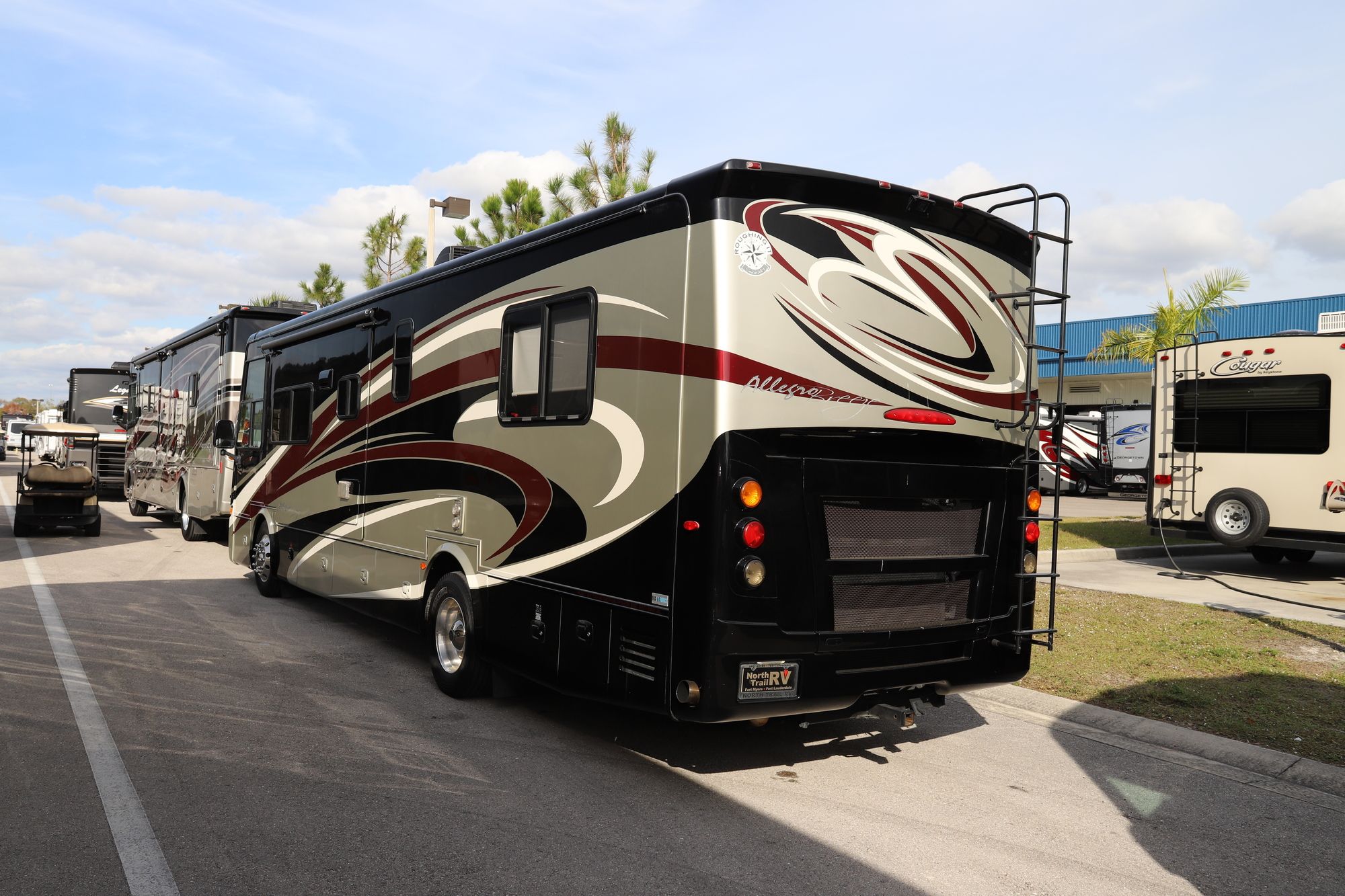 Used 2014 Tiffin Motor Homes Breeze 32BR Class A  For Sale