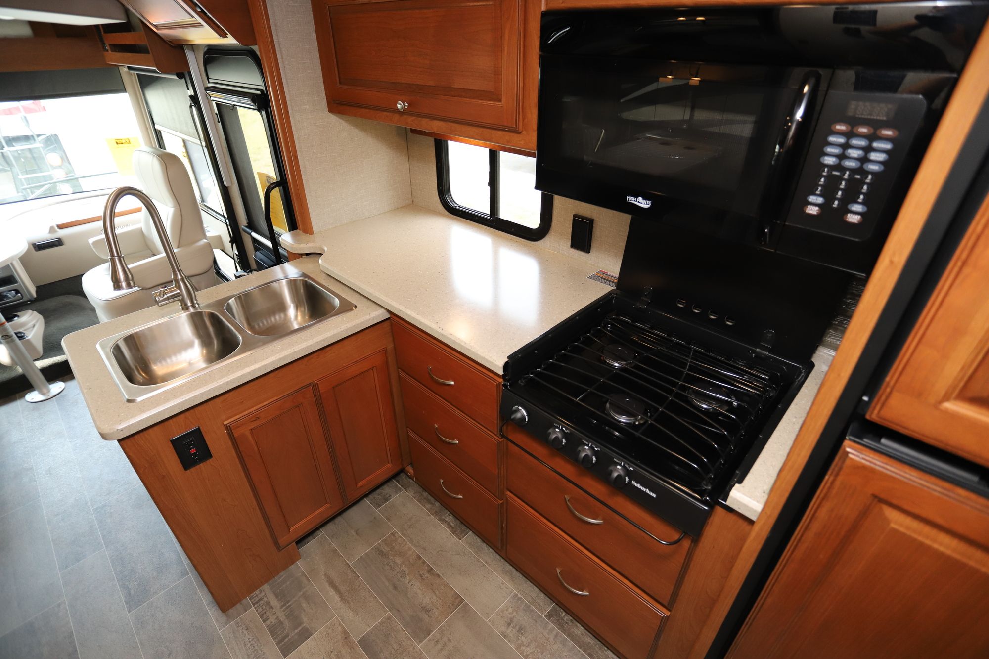 Used 2019 Winnebago Adventurer 27N Class A  For Sale