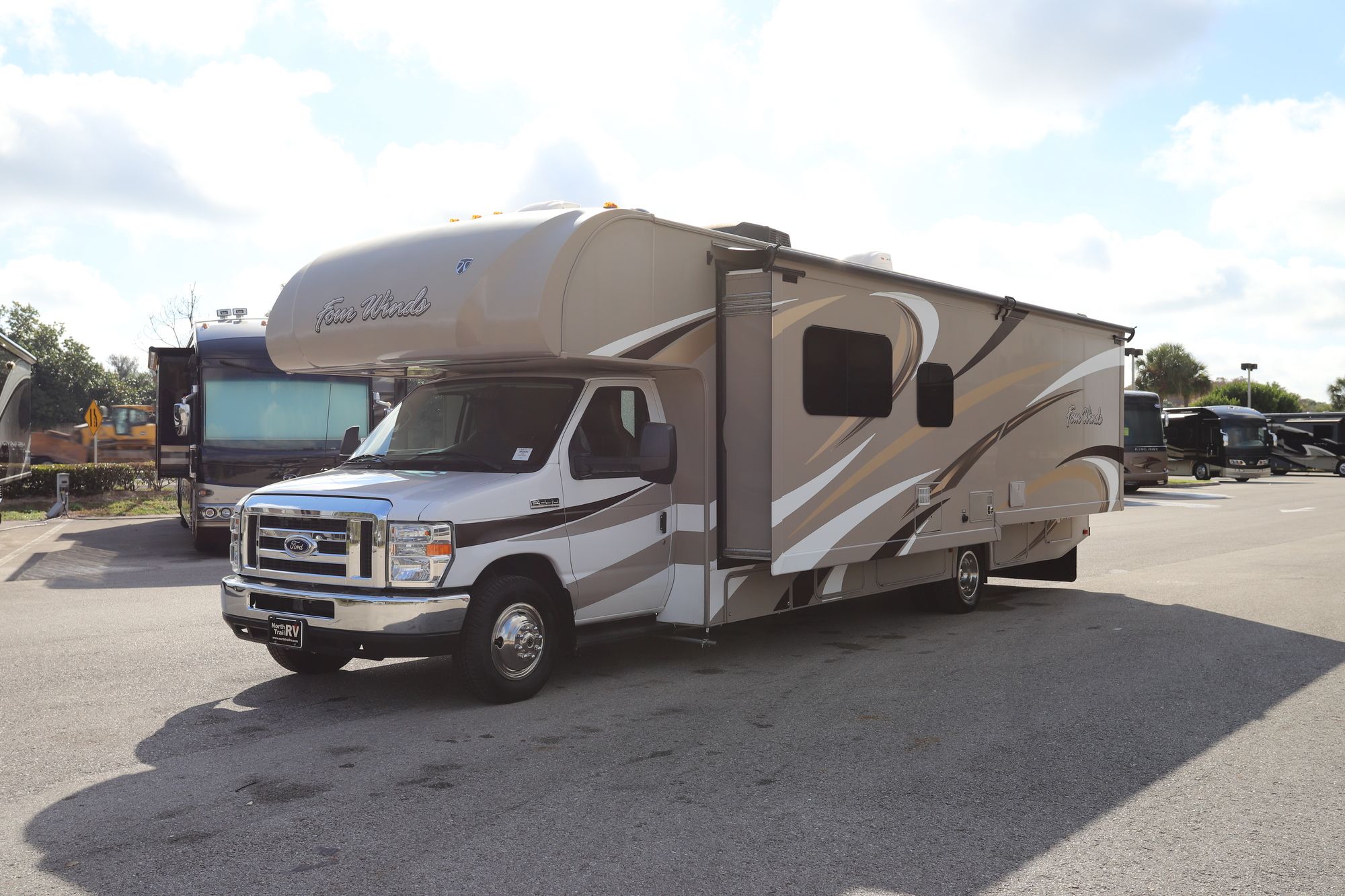 Used 2016 Thor Four Winds 31W Class C  For Sale