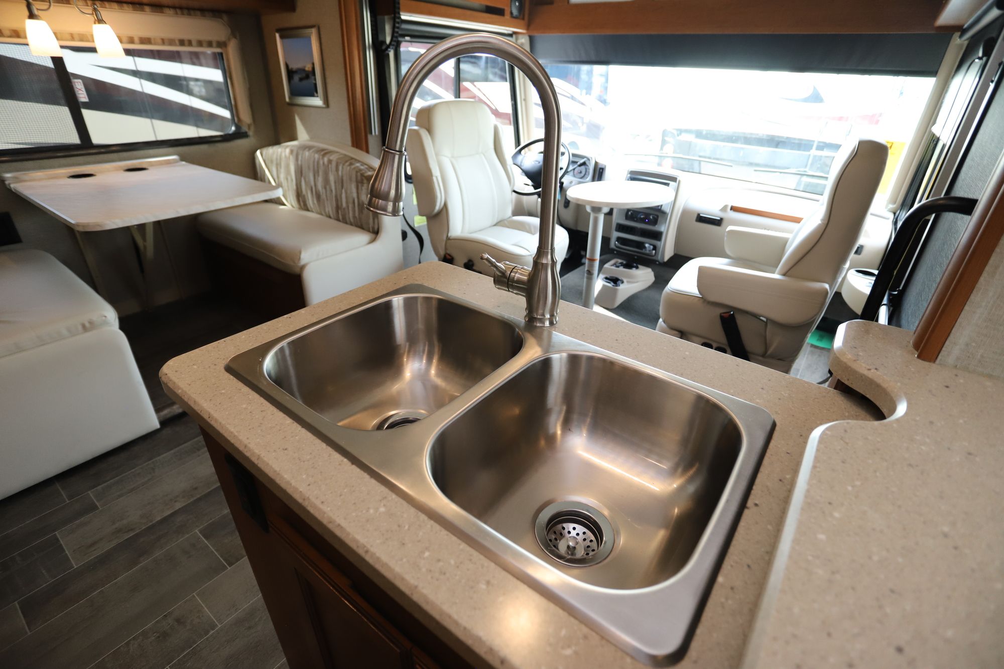 Used 2019 Winnebago Adventurer 27N Class A  For Sale