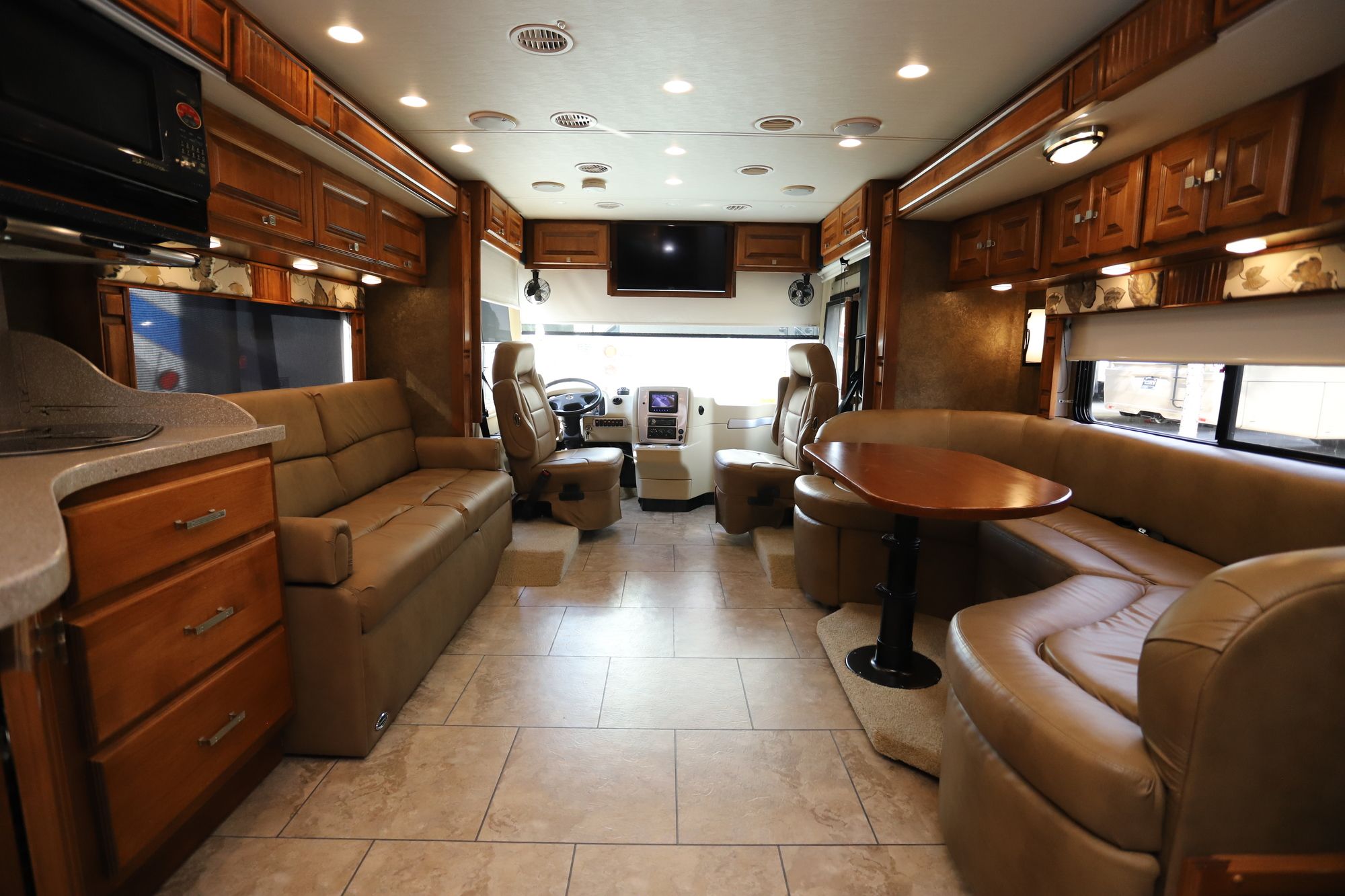 Used 2014 Tiffin Motor Homes Breeze 32BR Class A  For Sale