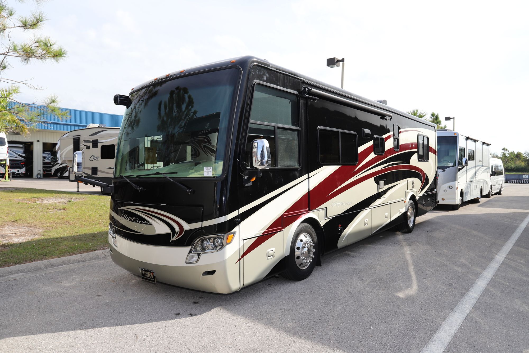 Used 2014 Tiffin Motor Homes Breeze 32BR Class A  For Sale