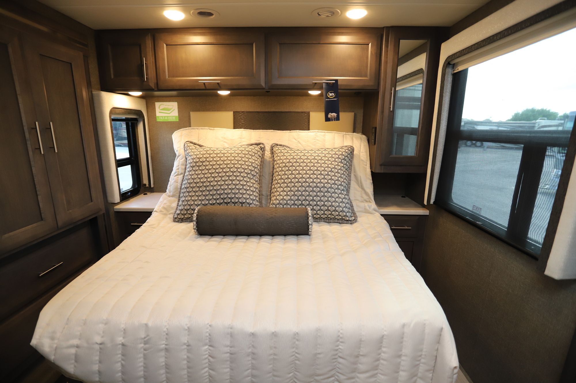 Used 2018 Tiffin Motor Homes Allegro Bus 37AP Class A  For Sale