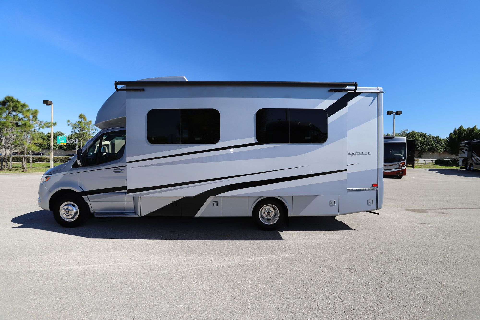 Used 2021 Tiffin Motor Homes Wayfarer 25RW Class C  For Sale