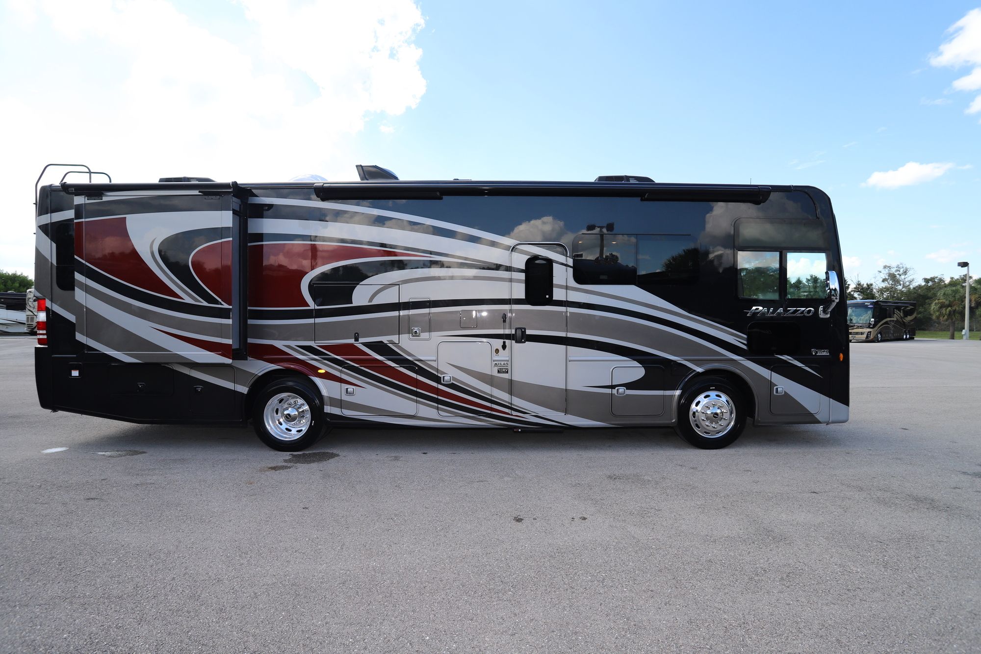 Used 2021 Thor Palazzo 33.5 Class A  For Sale