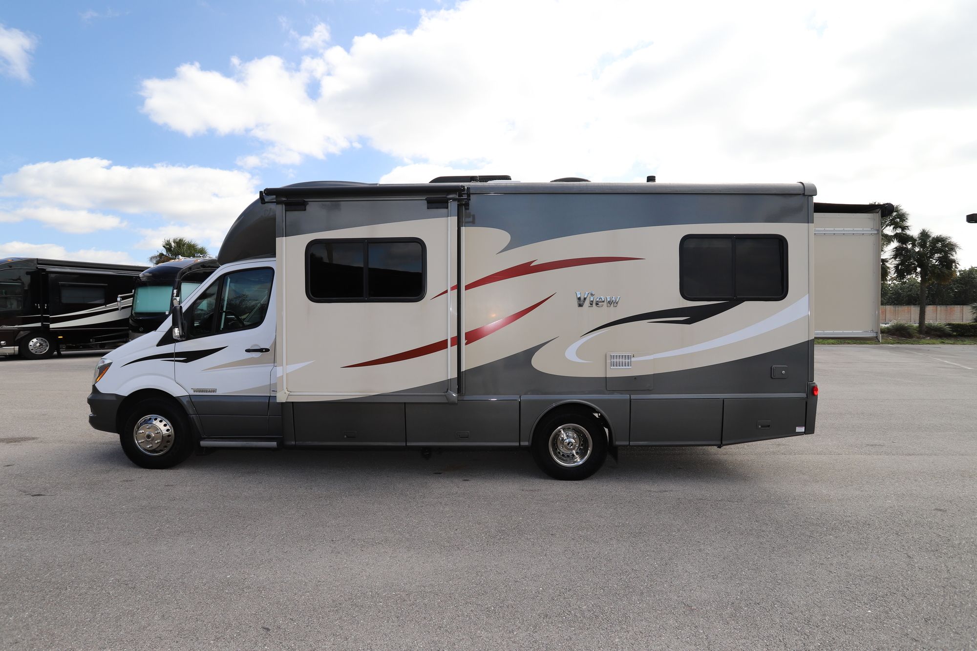 Used 2015 Winnebago View 24G Class C  For Sale