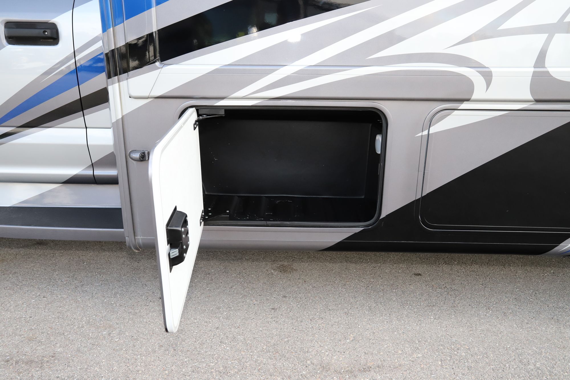 Used 2020 Thor Omni 34SV Super C  For Sale