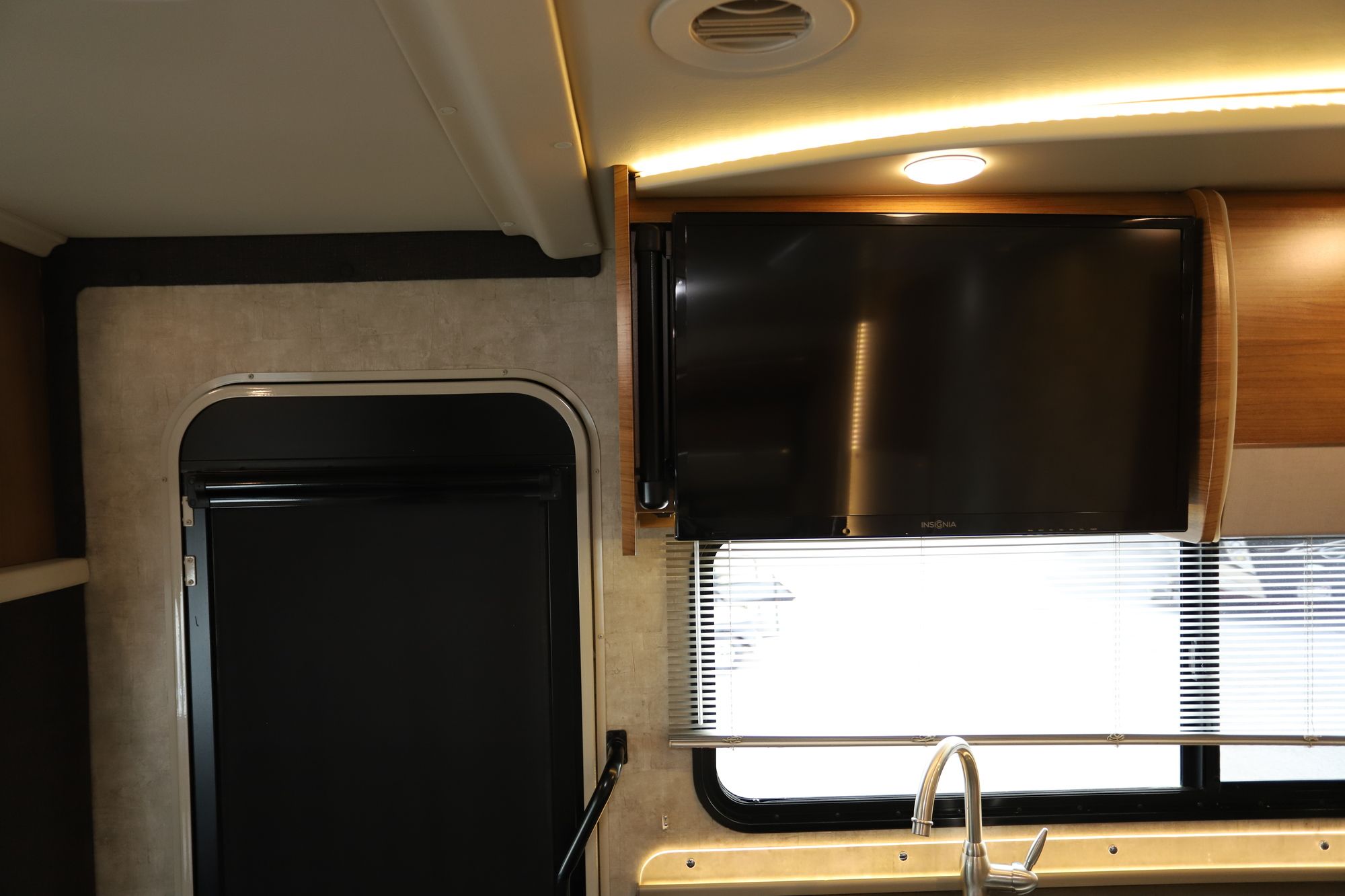 Used 2015 Winnebago View 24G Class C  For Sale