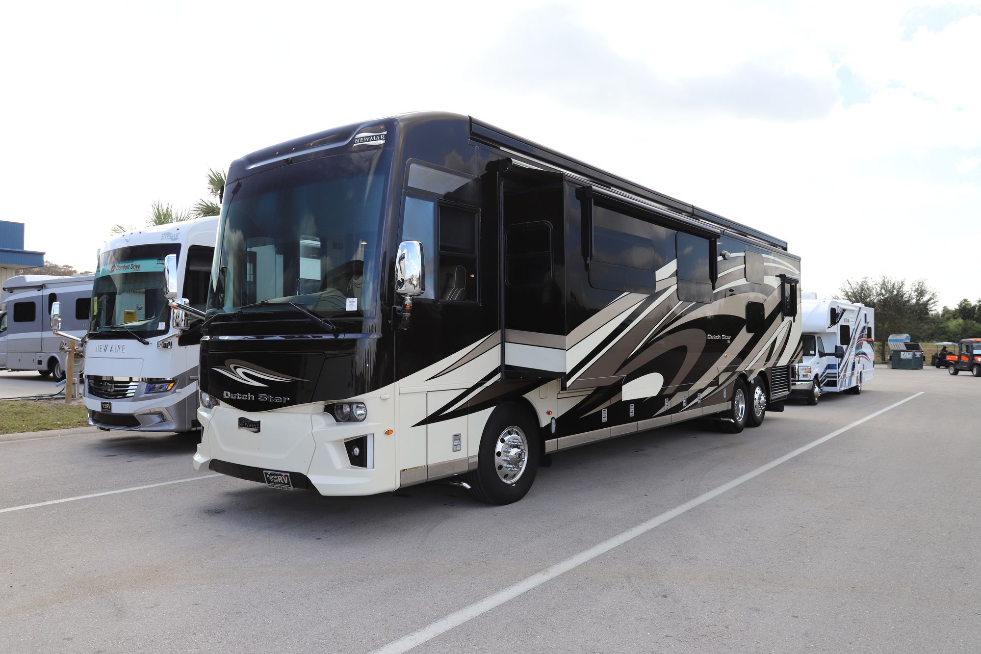 Used 2019 Newmar Dutch Star 4310 Class A  For Sale