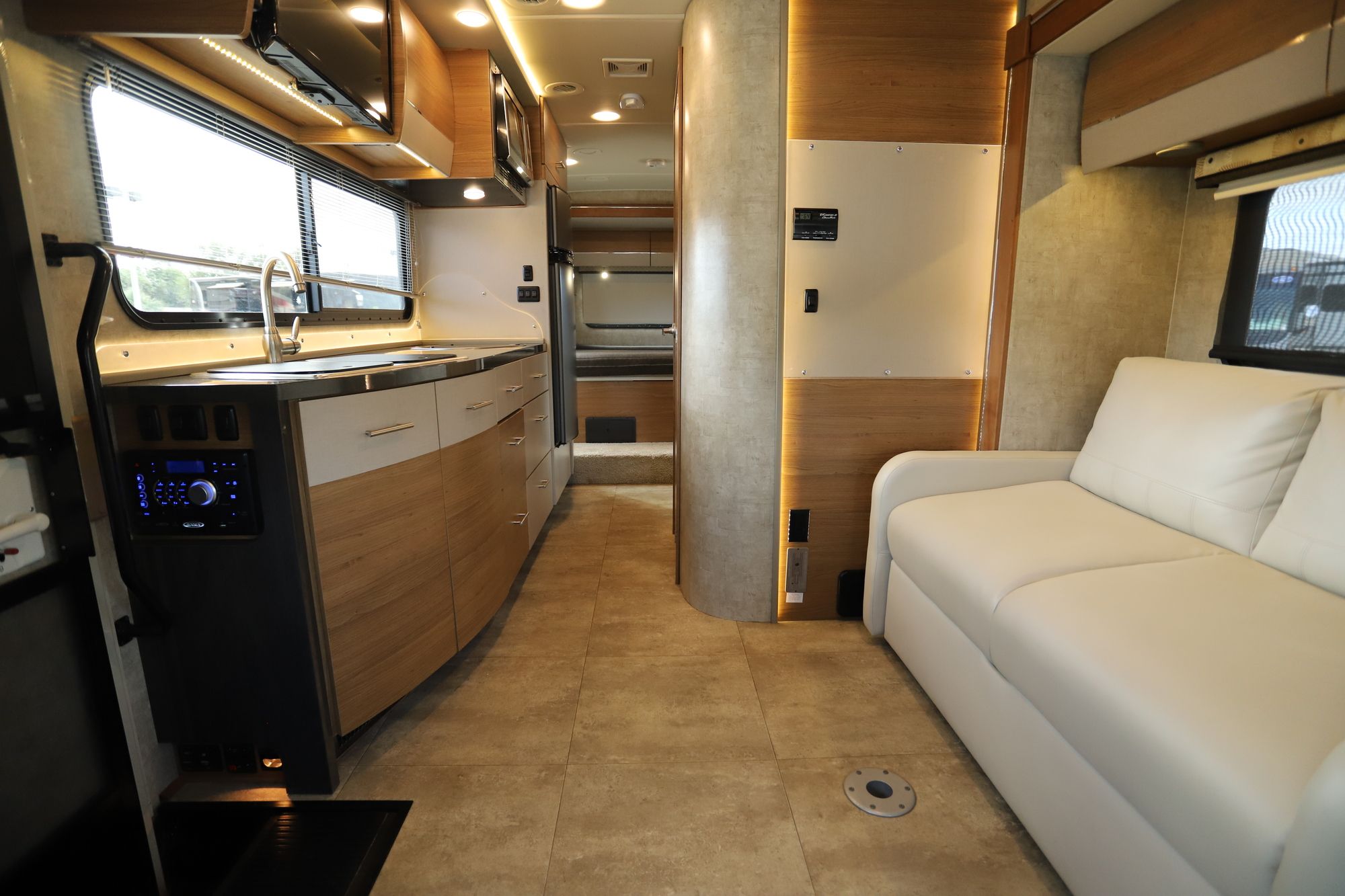 Used 2015 Winnebago View 24G Class C  For Sale