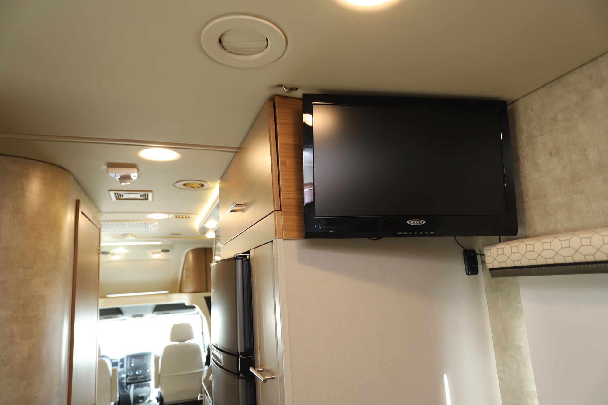 Used 2015 Winnebago View 24G Class C  For Sale