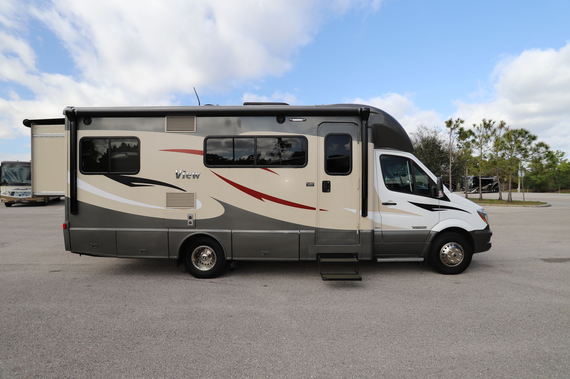 Used 2015 Winnebago View 24G Class C  For Sale