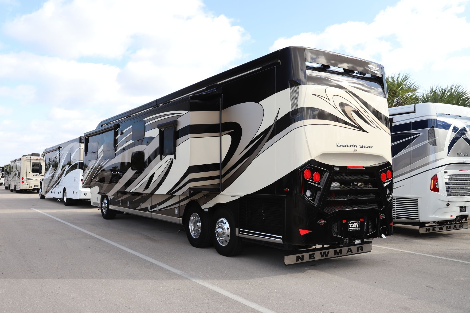 Used 2019 Newmar Dutch Star 4310 Class A  For Sale