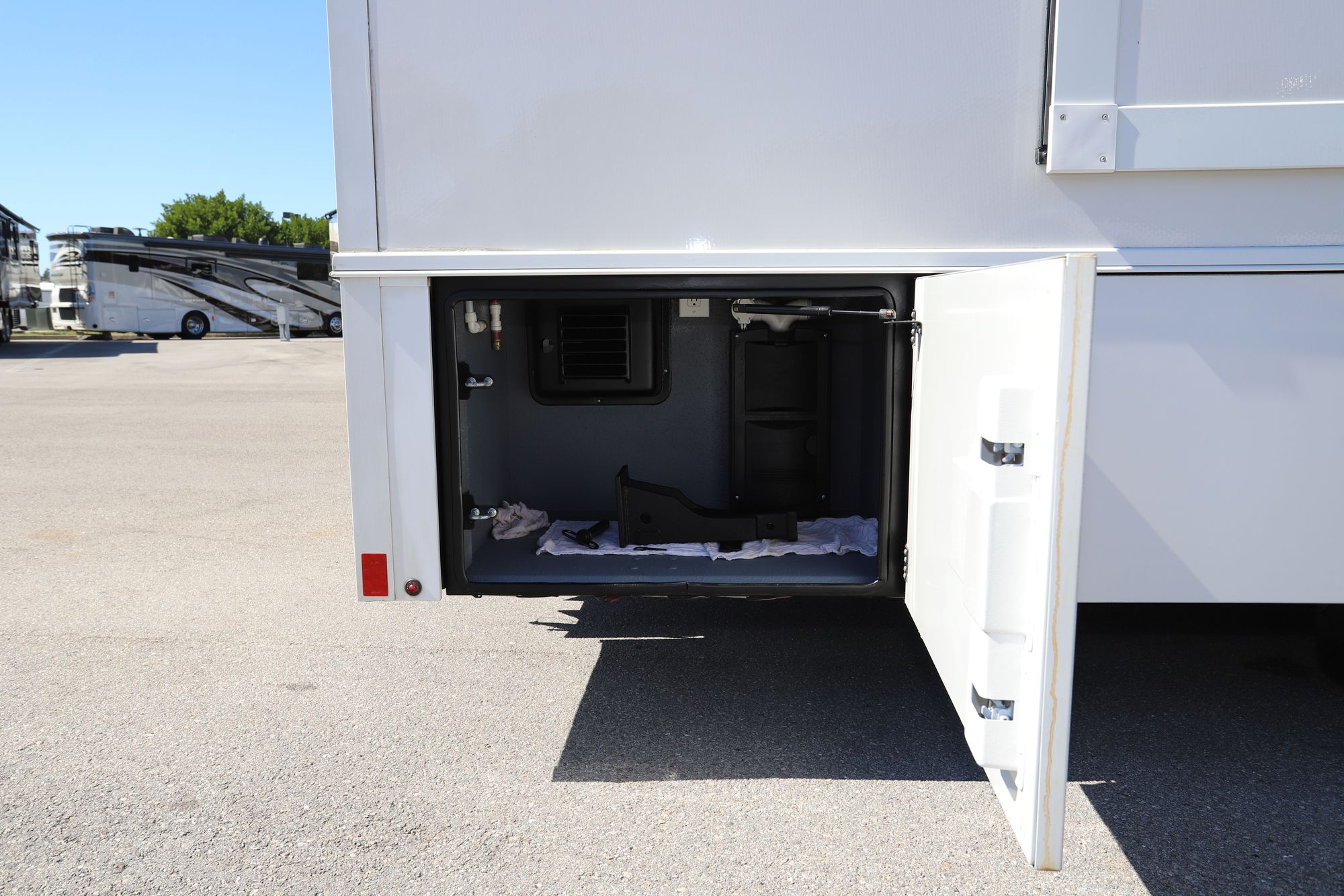 Used 2018 Renegade Rv Classic 3400 Class C  For Sale