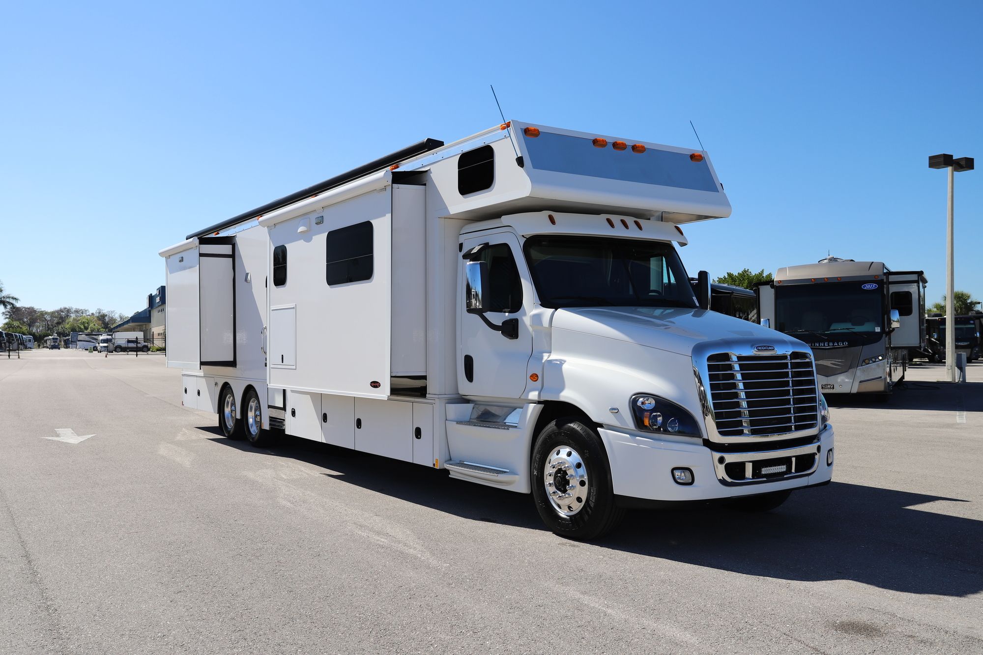 Used 2018 Renegade Rv Classic 3400 Class C  For Sale