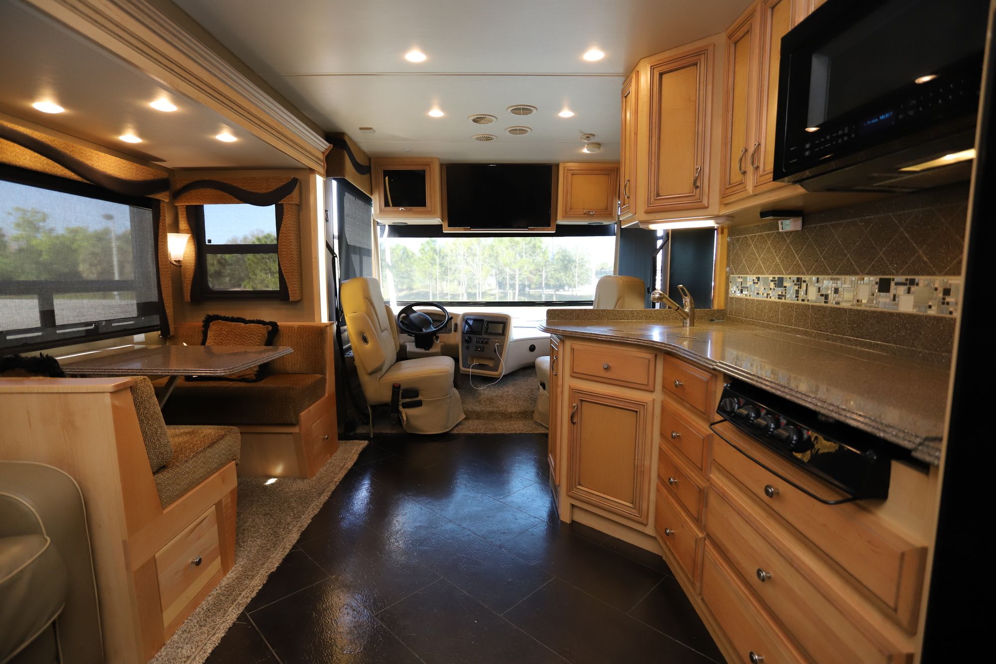 Used 2015 Newmar Canyon Star 3610 Class A  For Sale