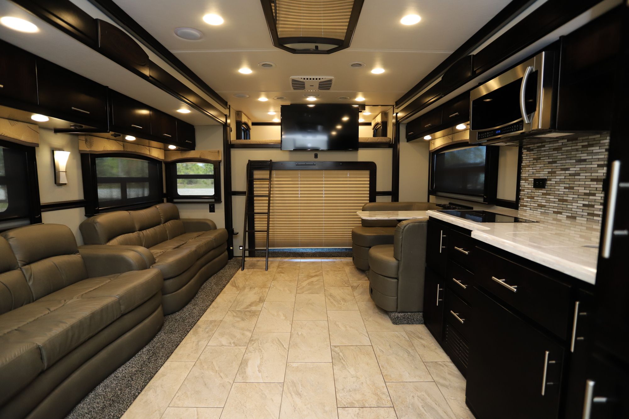 Used 2018 Renegade Rv Classic 3400 Class C  For Sale