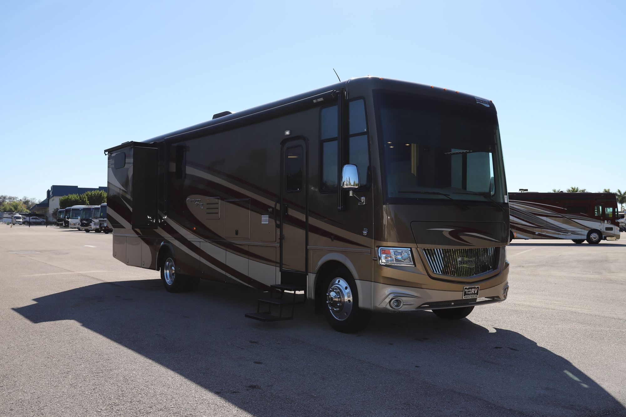 Used 2015 Newmar Canyon Star 3610 Class A  For Sale