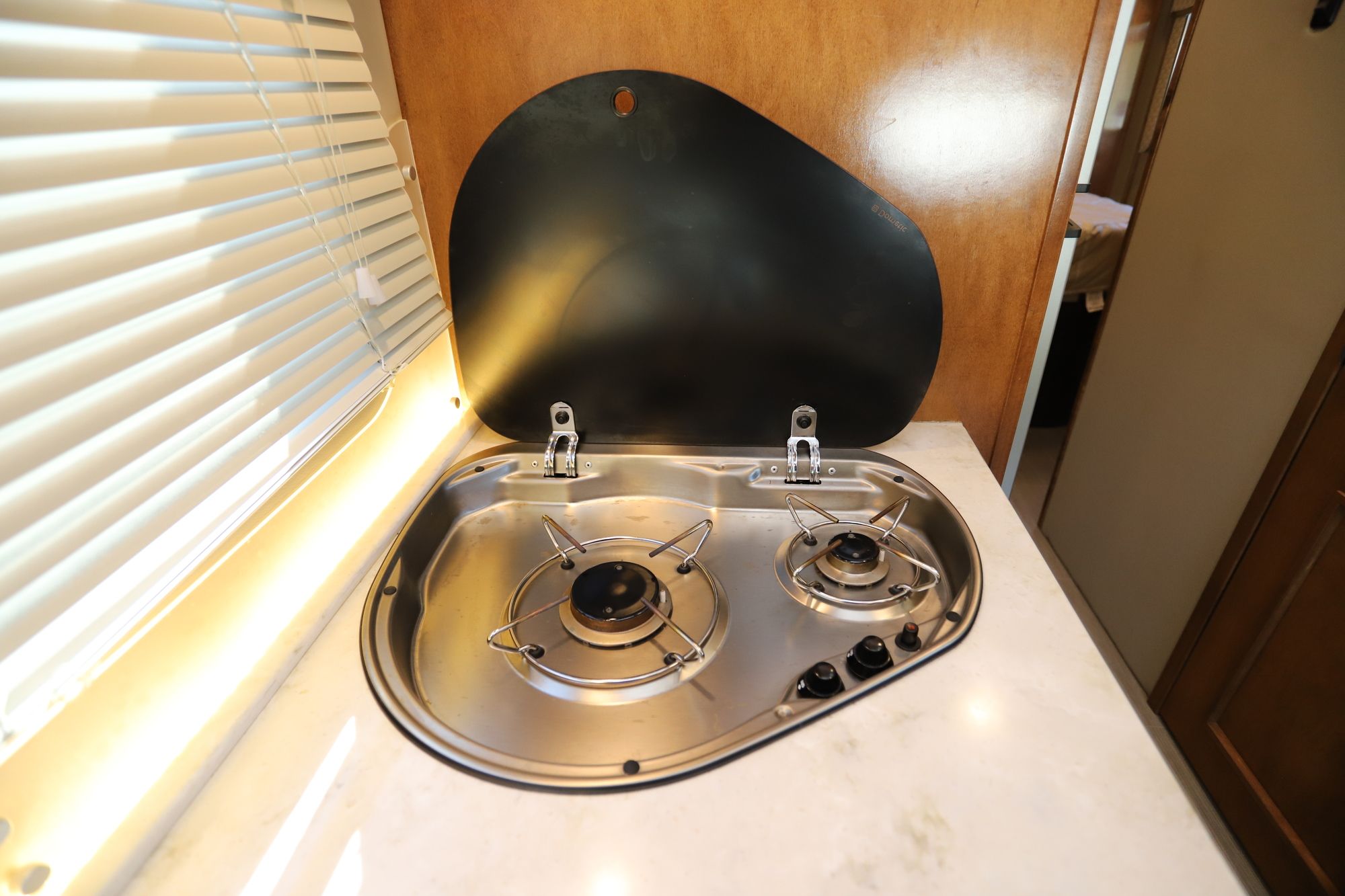 Used 2018 Renegade Rv Vienna 25VQRS Class C  For Sale