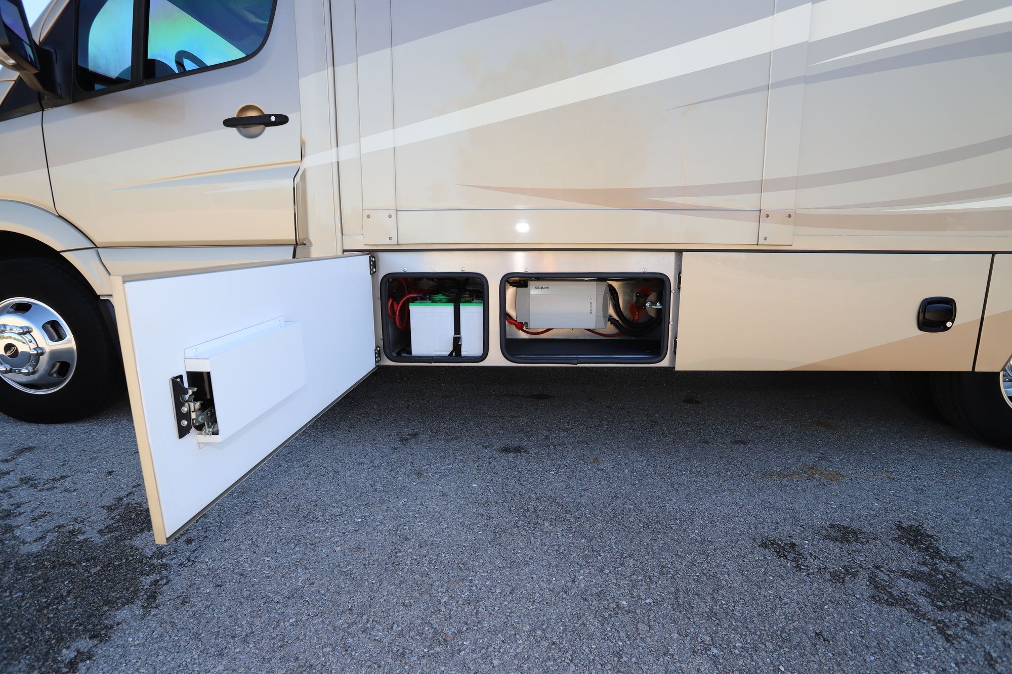 Used 2018 Renegade Rv Vienna 25VQRS Class C  For Sale
