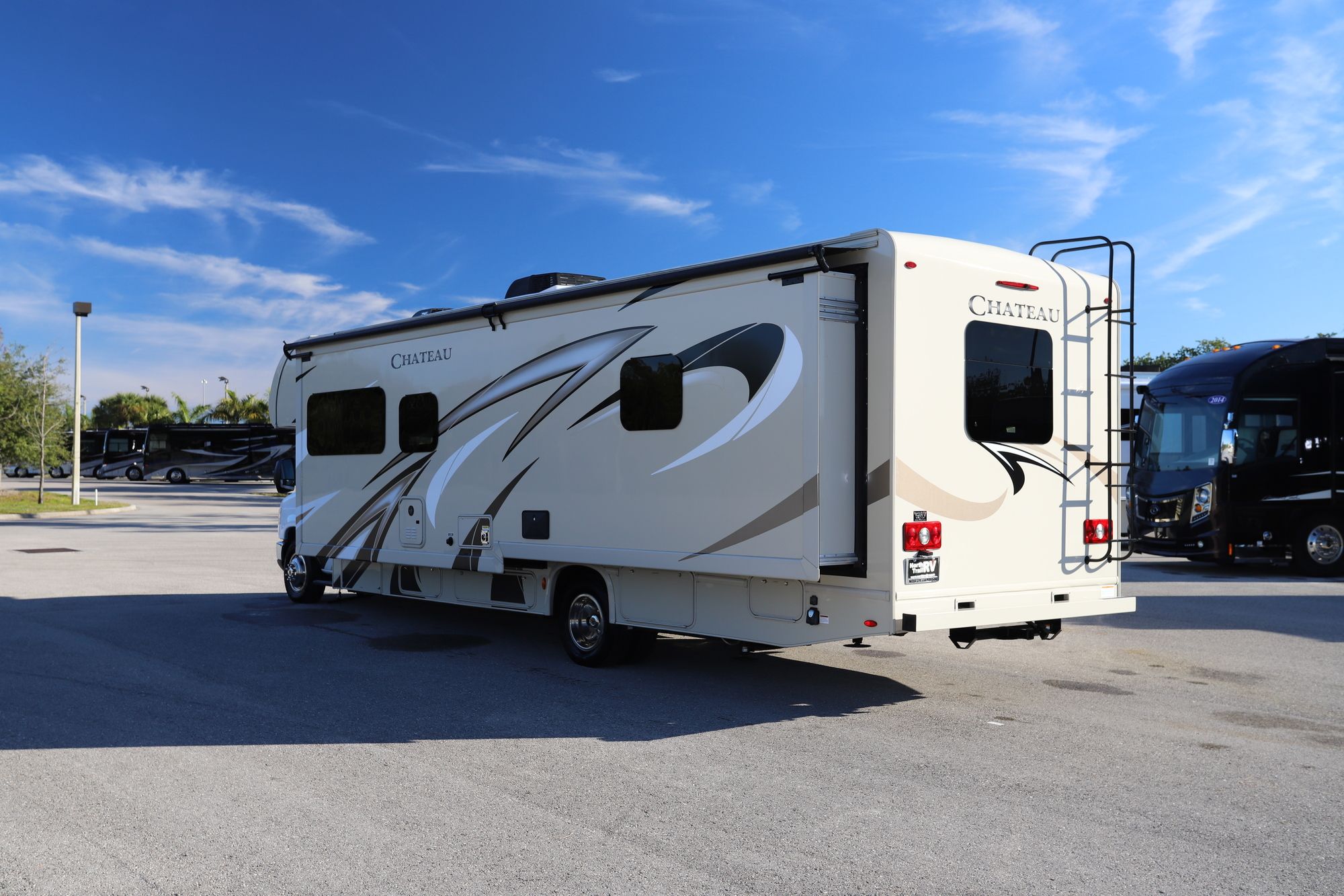 Used 2019 Thor Chateau 31W Class C  For Sale