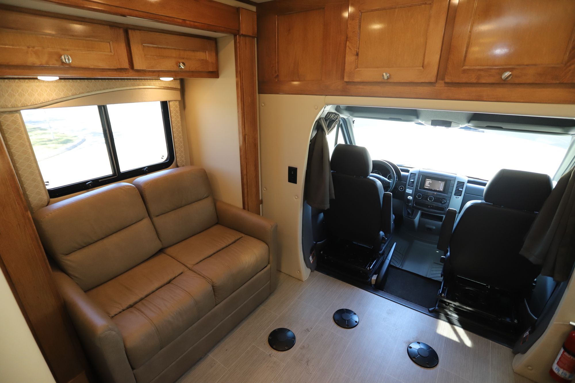 Used 2018 Renegade Rv Vienna 25VQRS Class C  For Sale
