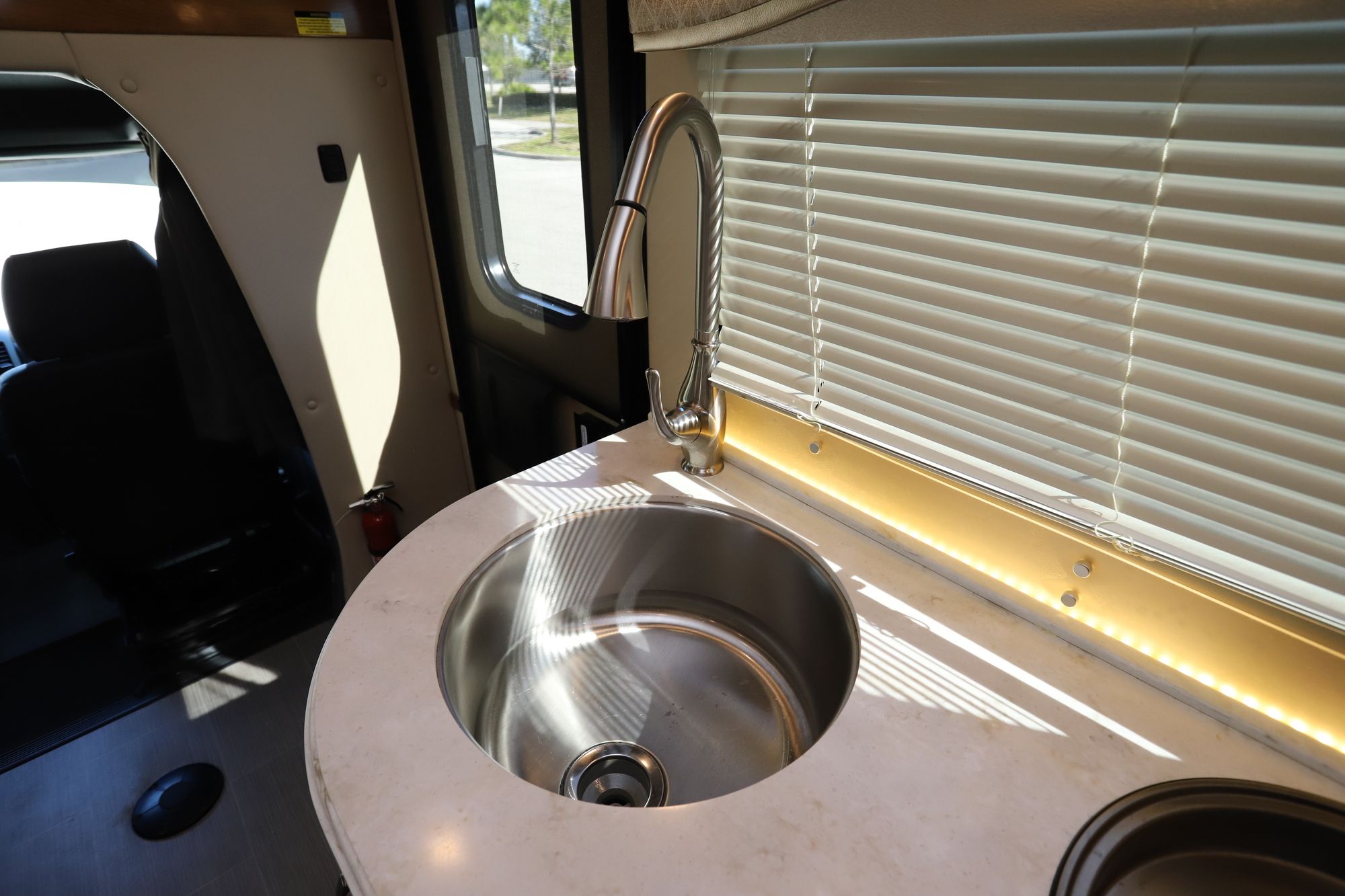 Used 2018 Renegade Rv Vienna 25VQRS Class C  For Sale