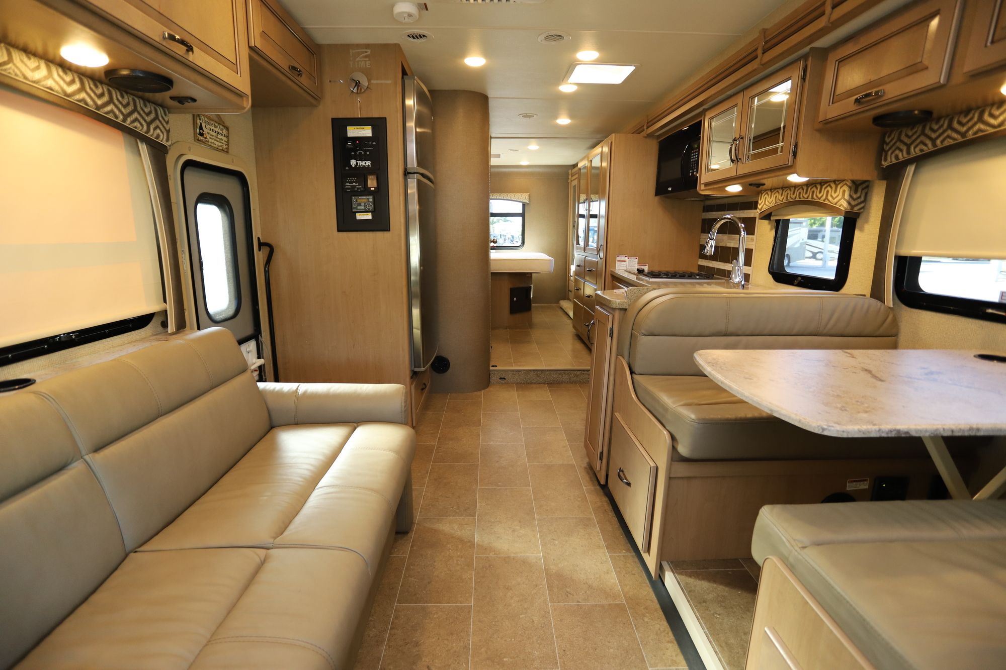 Used 2019 Thor Chateau 31W Class C  For Sale