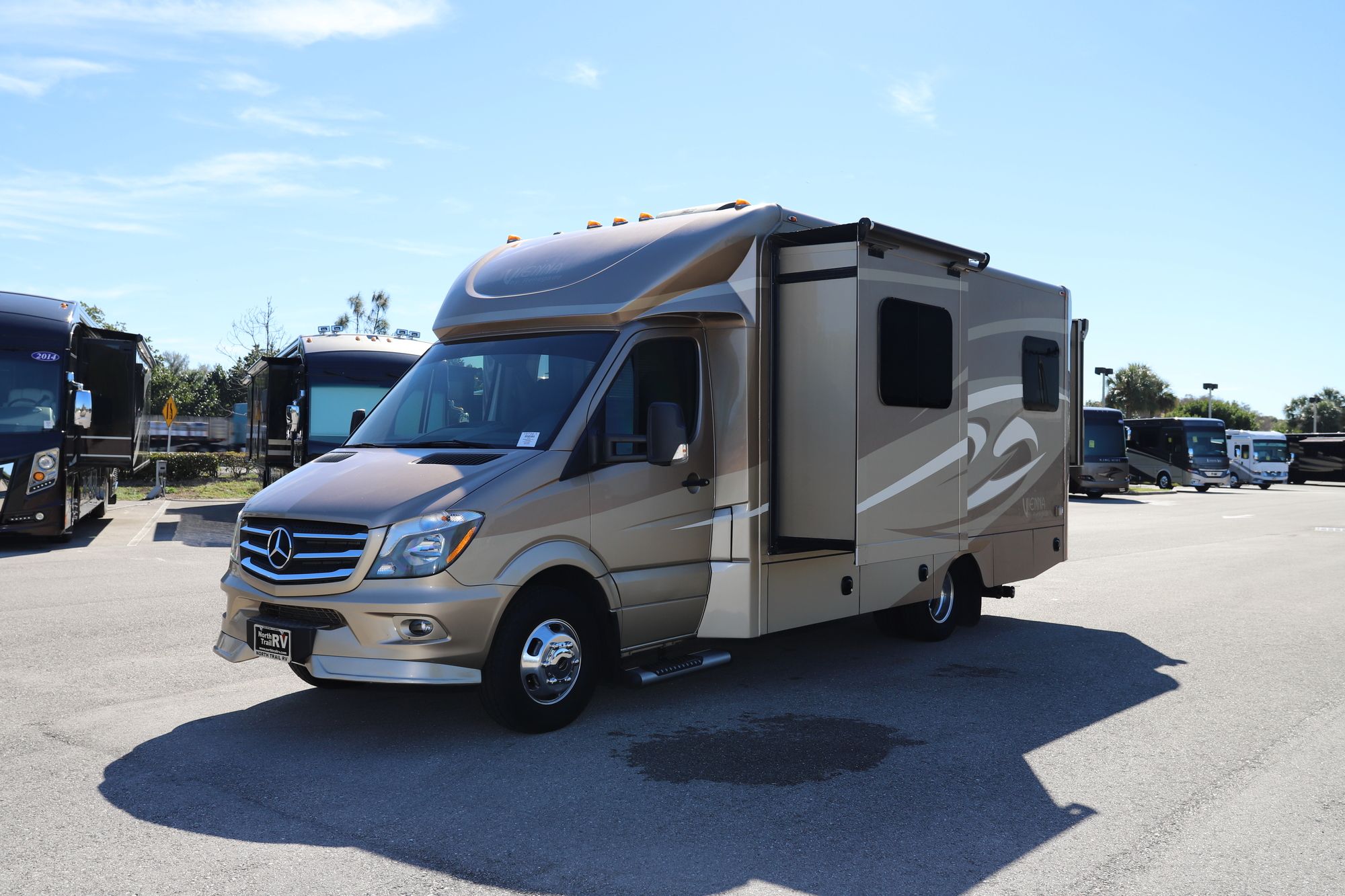Used 2018 Renegade Rv Vienna 25VQRS Class C  For Sale