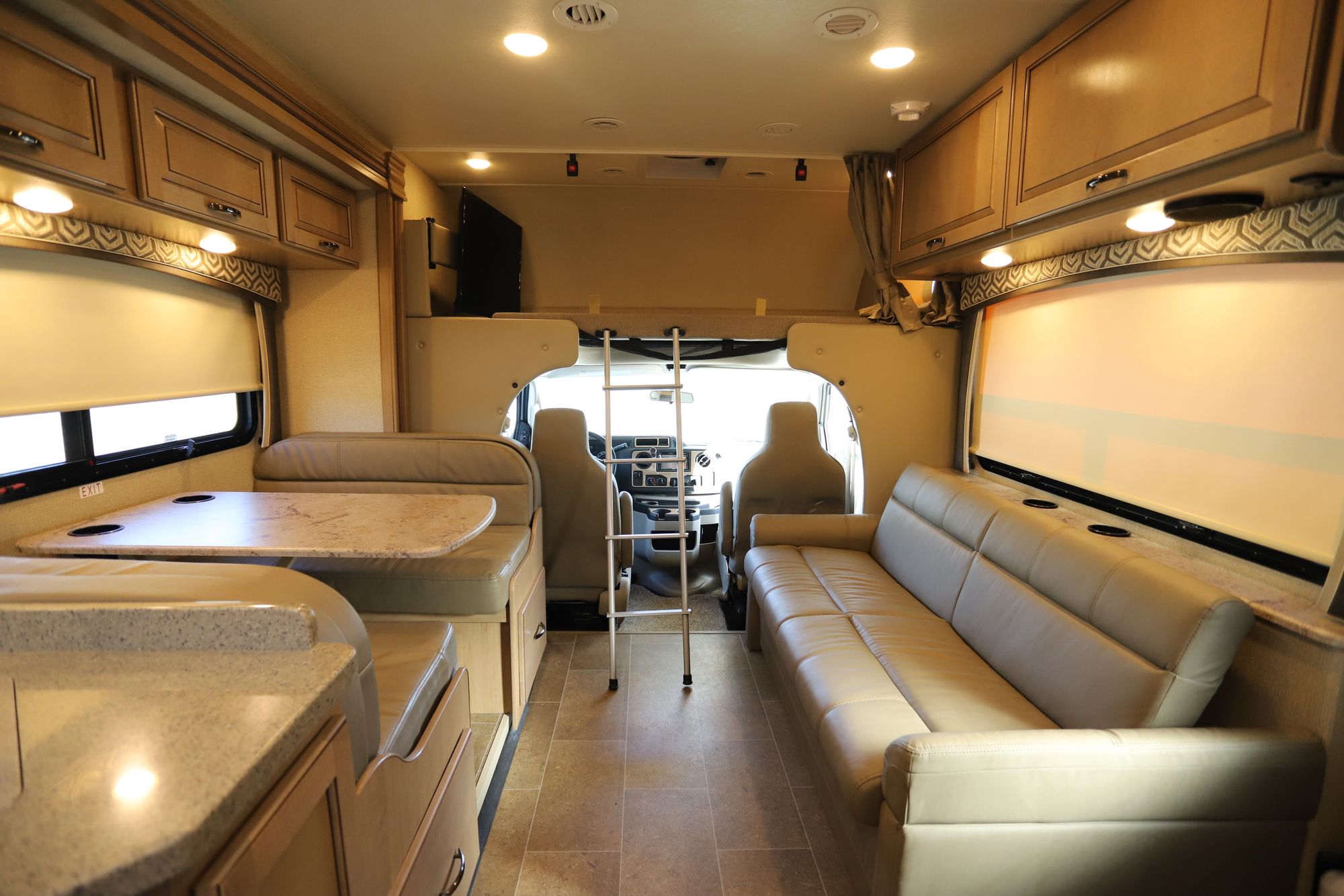 Used 2019 Thor Chateau 31W Class C  For Sale