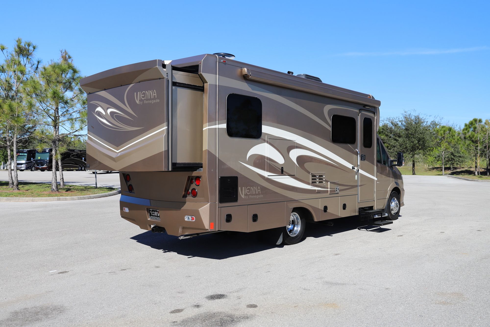 Used 2018 Renegade Rv Vienna 25VQRS Class C  For Sale