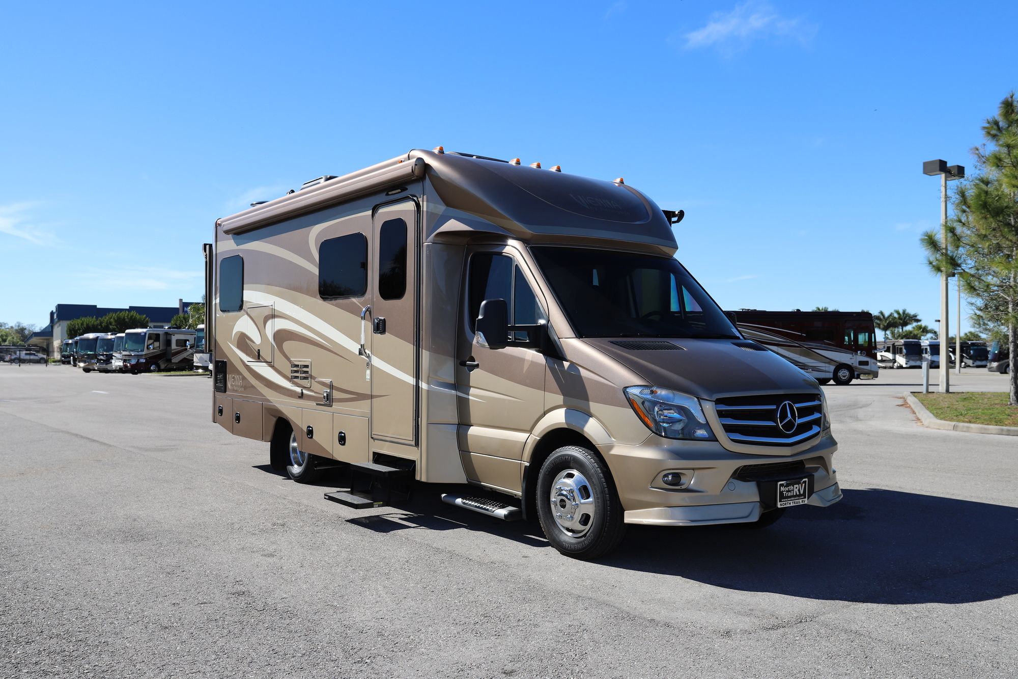 Used 2018 Renegade Rv Vienna 25VQRS Class C  For Sale