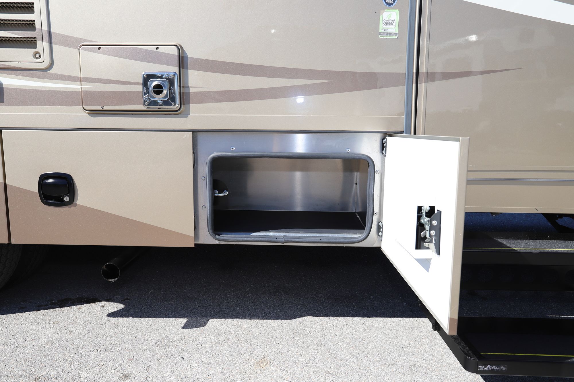 Used 2018 Renegade Rv Vienna 25VQRS Class C  For Sale