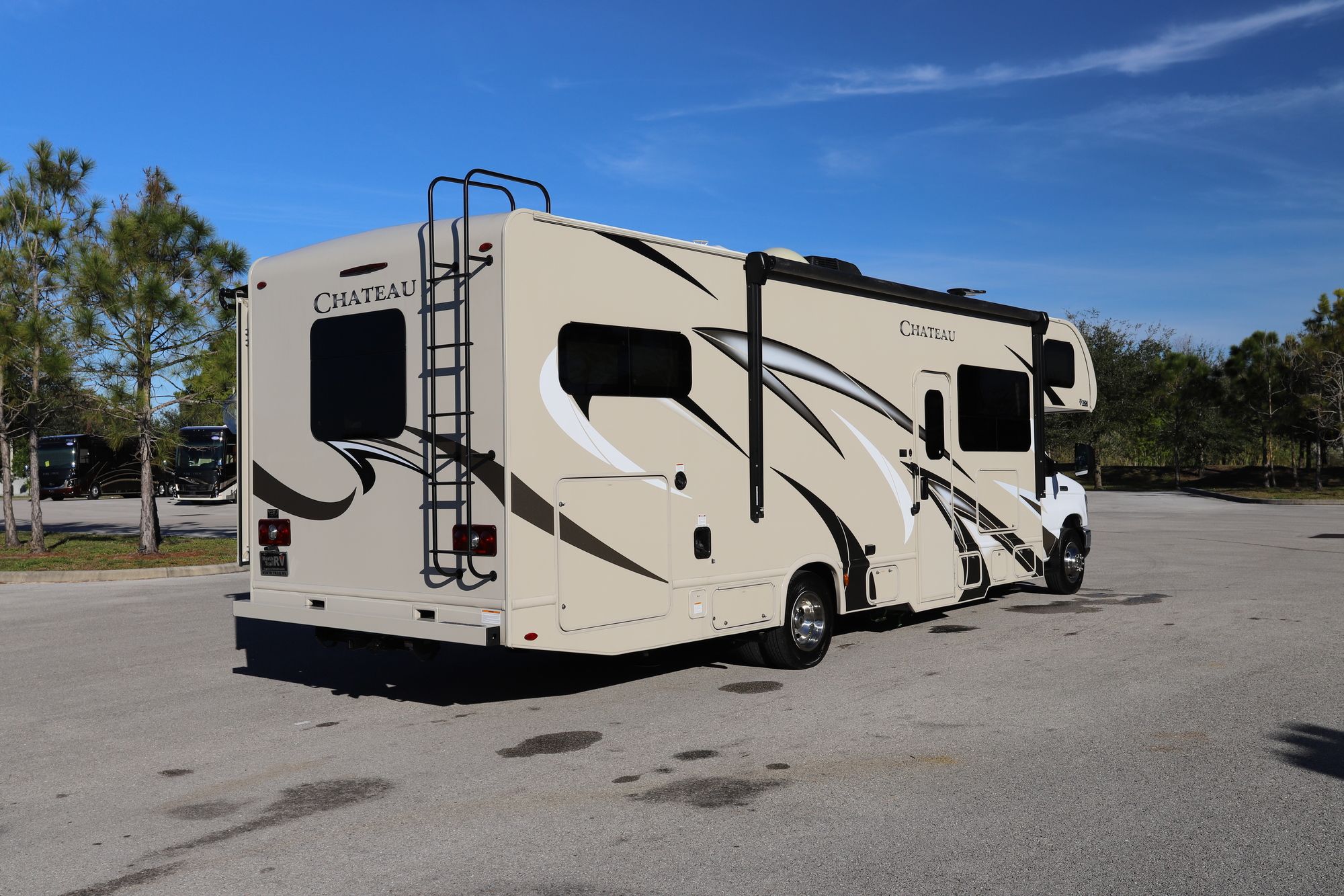 Used 2019 Thor Chateau 31W Class C  For Sale