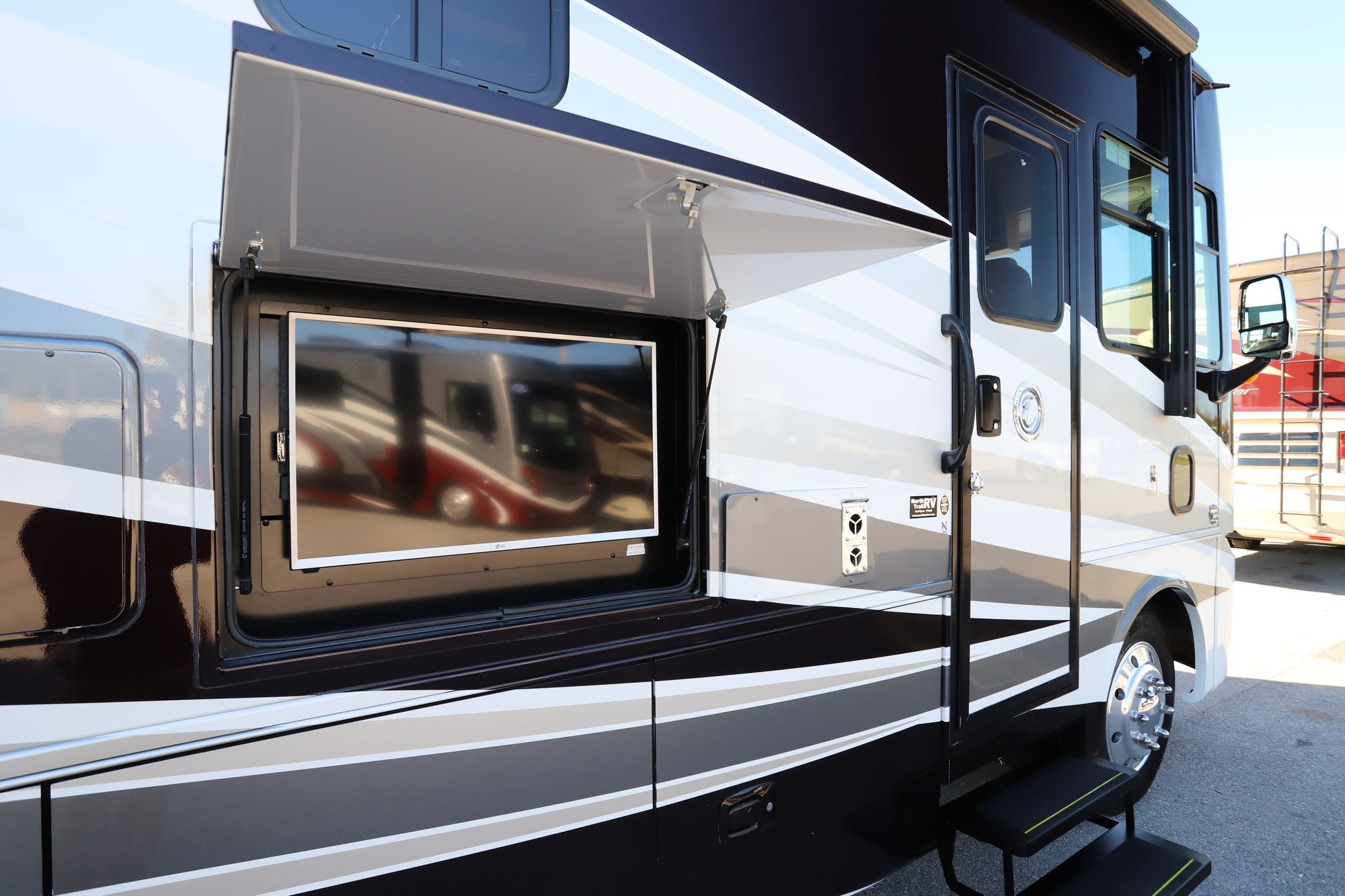 Used 2018 Tiffin Motor Homes Allegro 36UA Class A  For Sale