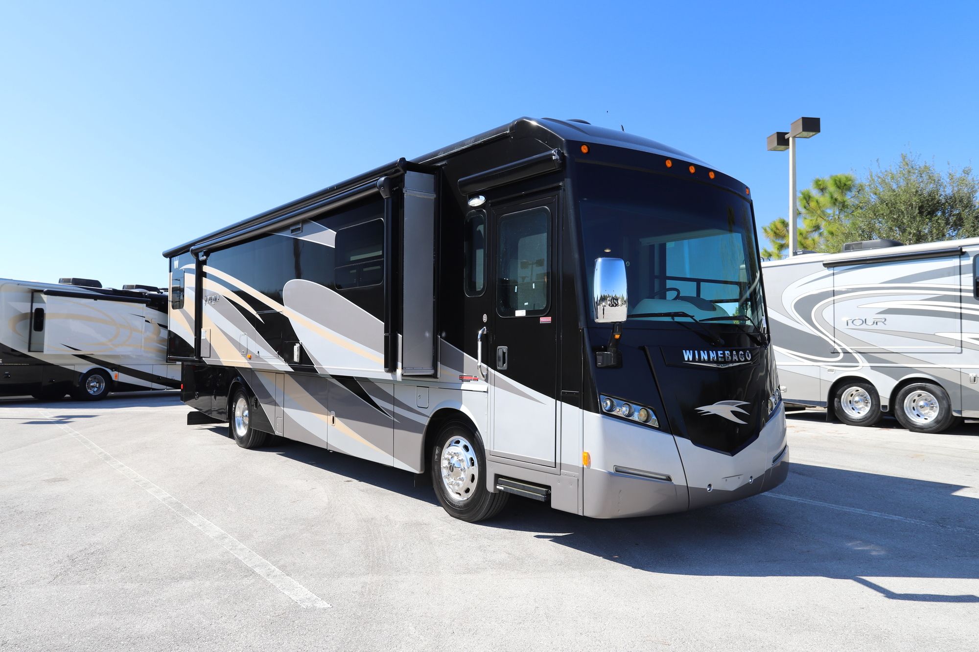 Used 2014 Winnebago Journey 36M Class A  For Sale