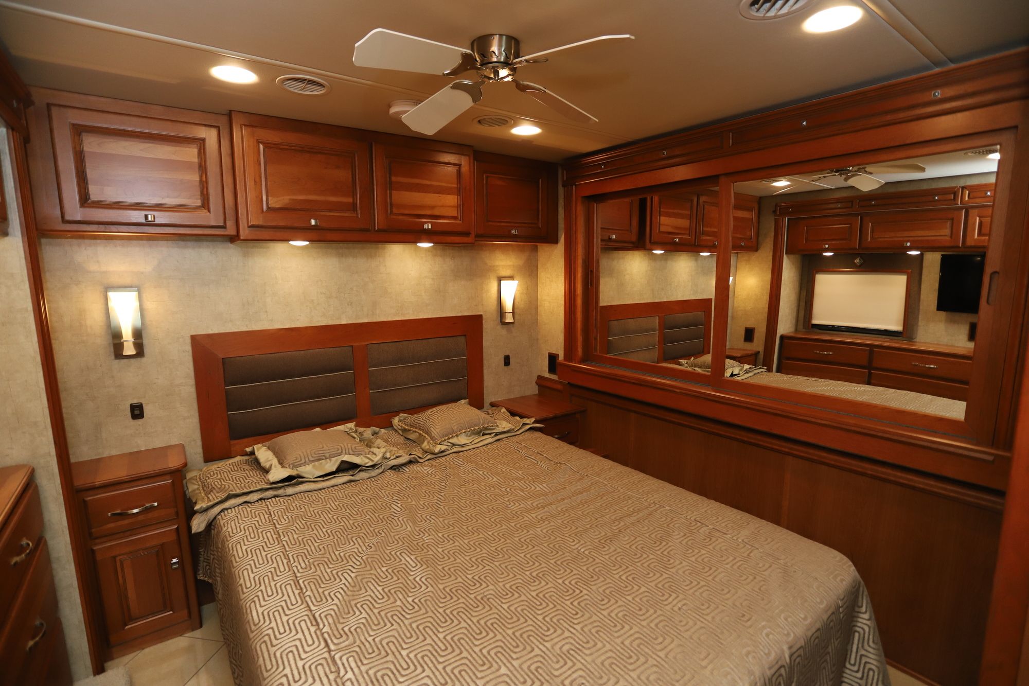 Used 2014 Winnebago Journey 36M Class A  For Sale